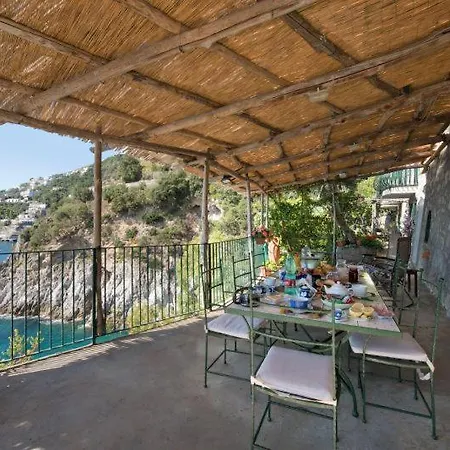 Sleeps 8 Pool Air Con Wifi